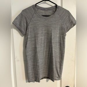 Lululemon swiftly top